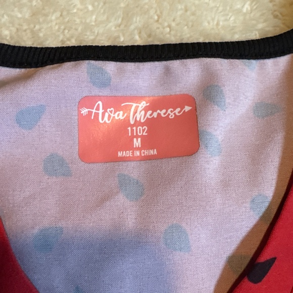 Scrub top - Picture 2 of 4